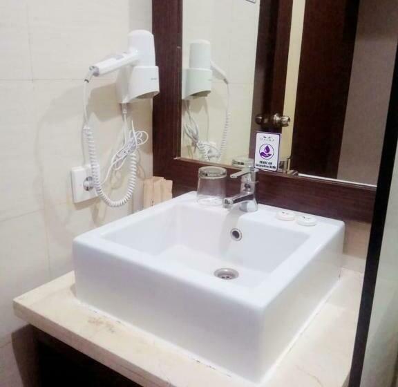 디럭스 룸, Daima Hotel Padang