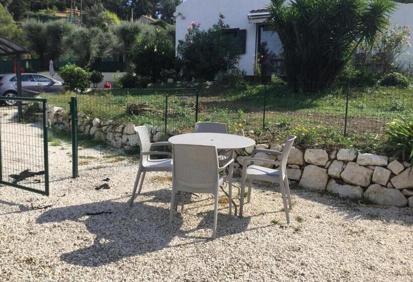 家庭工作室, Le Mas Rescator