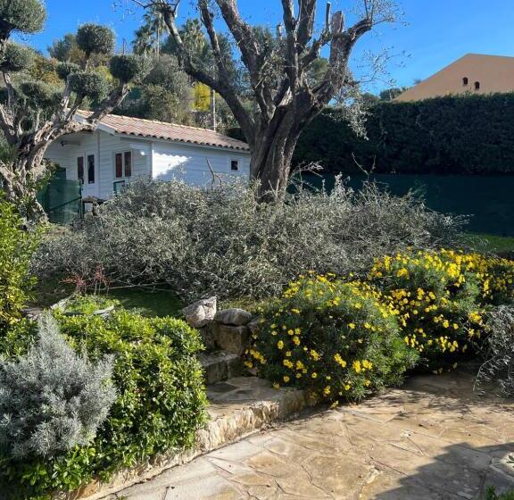 标准工作室带泳池景, Le Mas Rescator