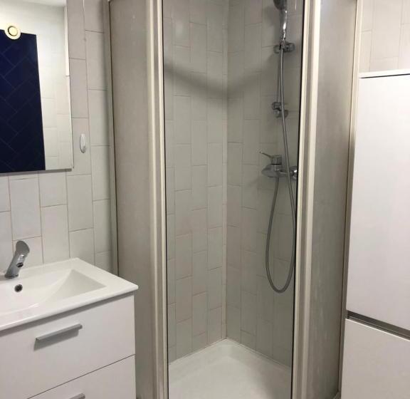 家庭间, Le Mas Rescator