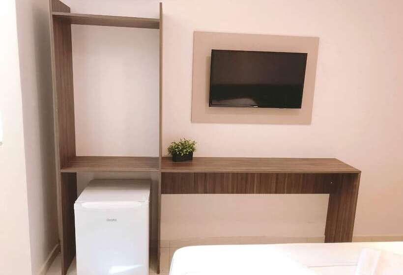 חדר סטנדרט לשלושה, Angra Praia