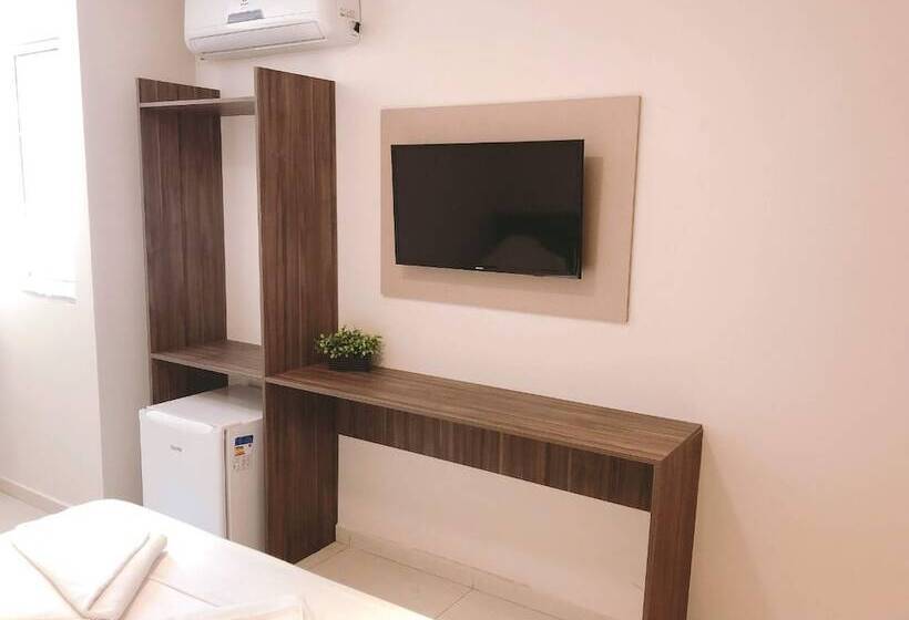 חדר סטנדרט לשלושה, Angra Praia