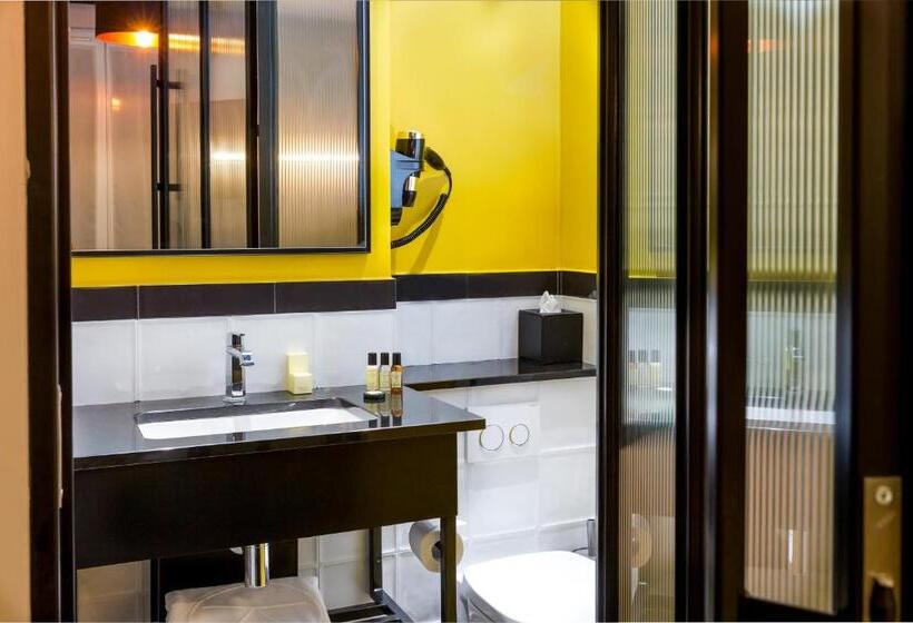 デラックスルーム, Bridget