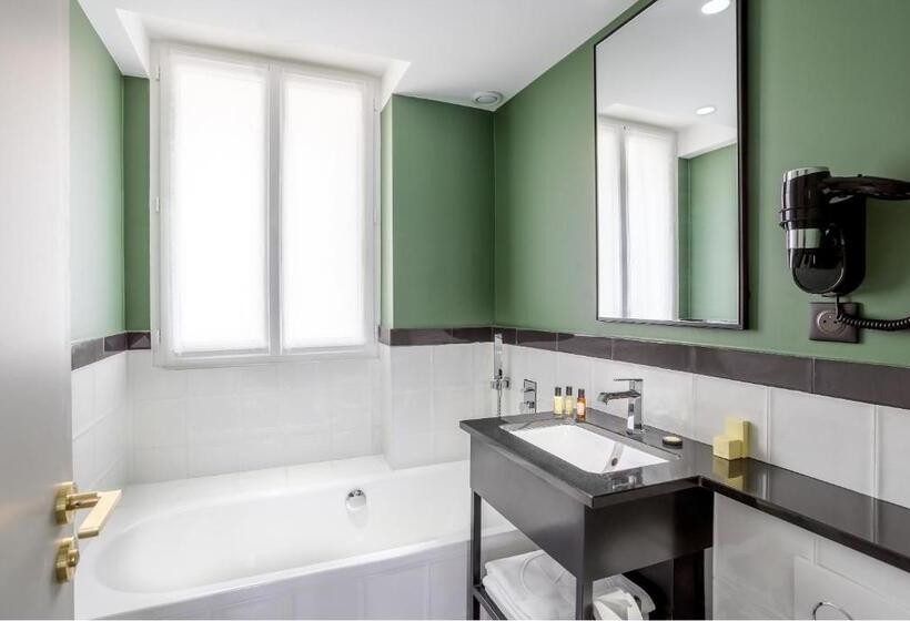 ファミリールーム, Bridget