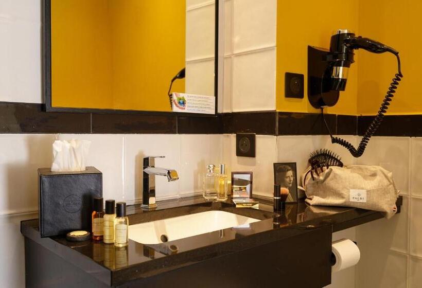 ファミリールーム, Bridget