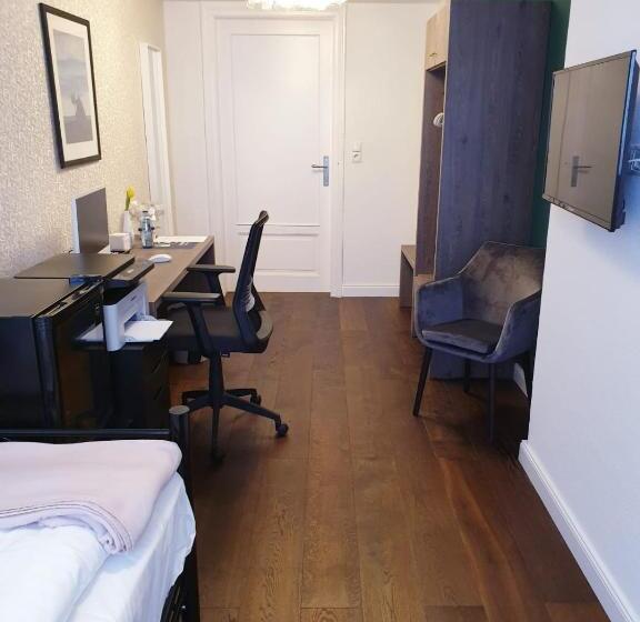 اتاق استاندارد یک نفره, Monopol Boutique