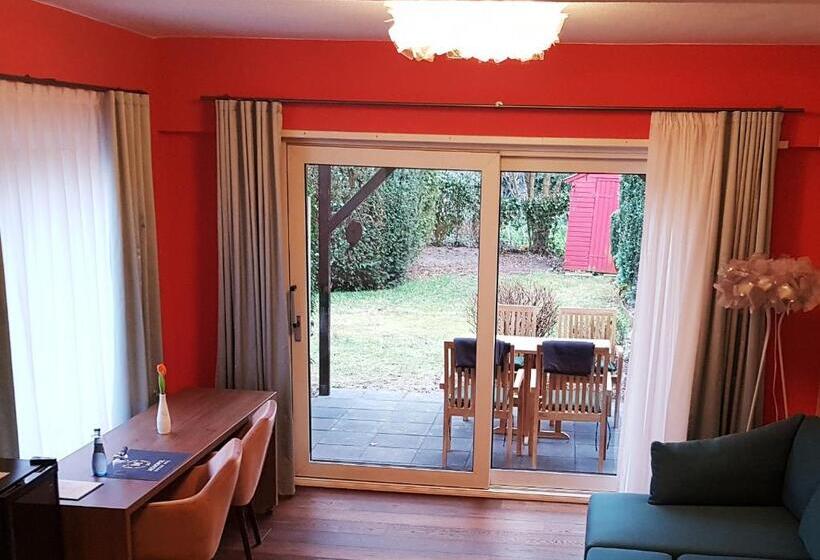 اتاق استاندارد با چشم‌انداز باغ, Monopol Boutique