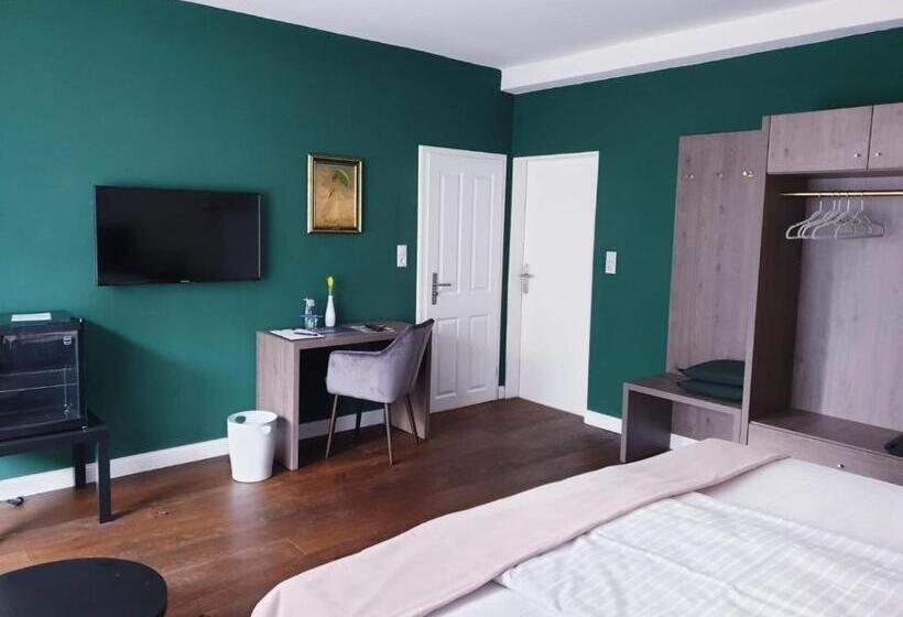 اتاق استاندارد با چشم‌انداز باغ, Monopol Boutique