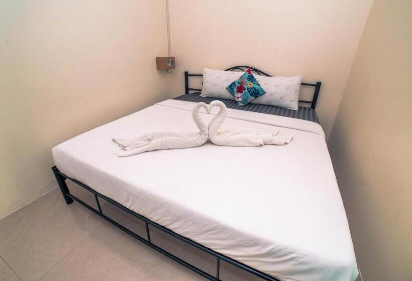 バス共有のスタンダードルーム, Leo Hostel