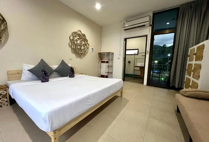 バルコニー付きデラックスルーム, Leo Hostel