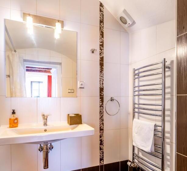 חדר דלוקס, Leylaria