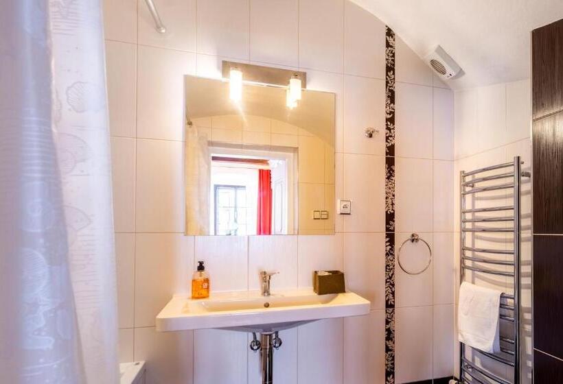 חדר דלוקס, Leylaria