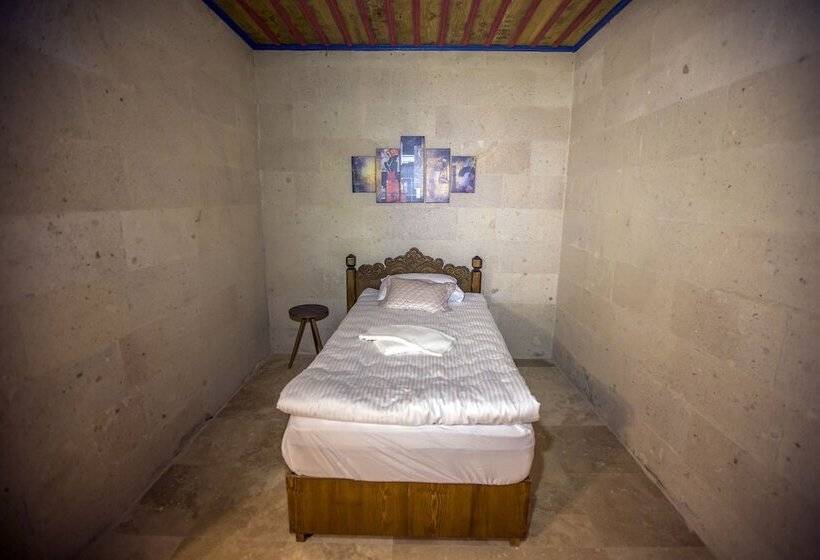 اتاق استاندارد سه نفره, Cappadocia Elite Stone House
