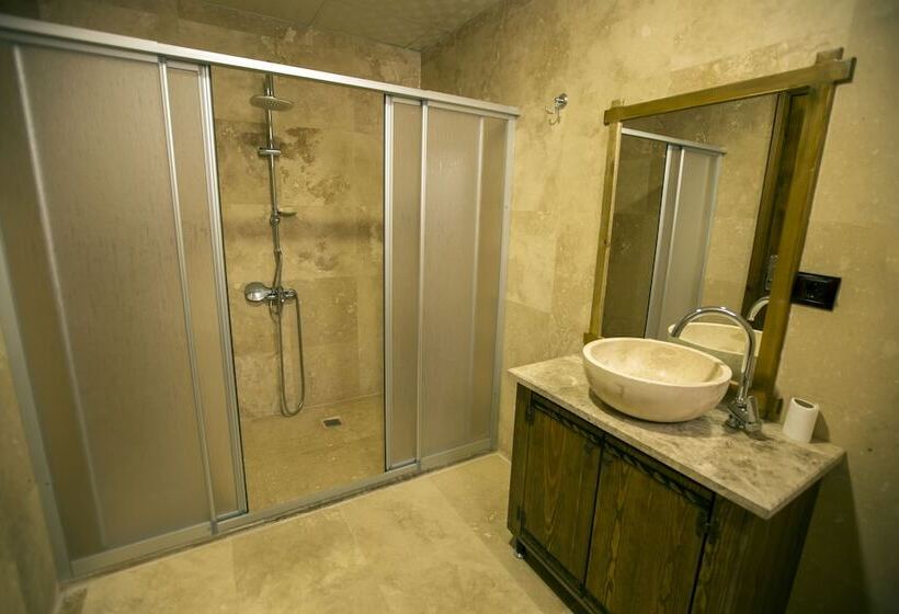 اتاق راحتی سه تخته, Cappadocia Elite Stone House