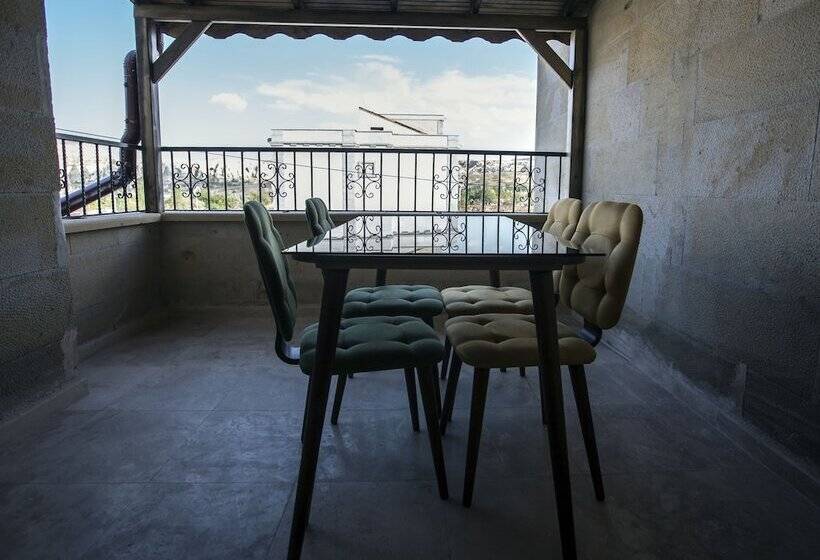 اتاق لوکس سه تخته, Cappadocia Elite Stone House