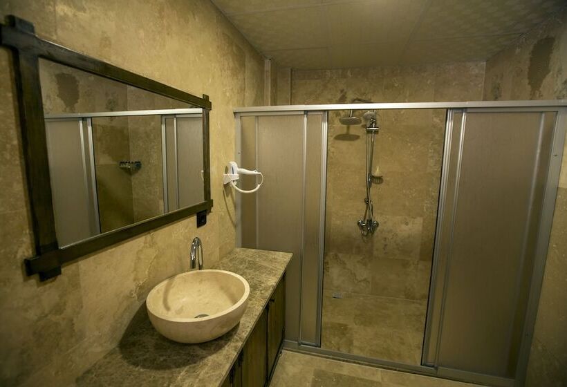 اتاق راحتی سه تخته, Cappadocia Elite Stone House