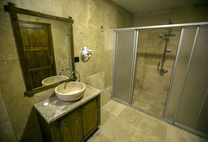 اتاق استاندارد سه نفره, Cappadocia Elite Stone House