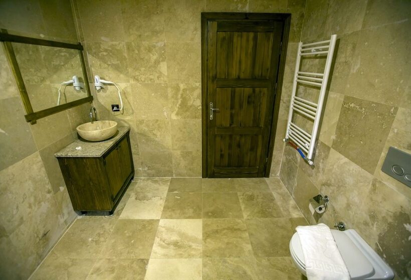 اتاق استاندارد سه نفره, Cappadocia Elite Stone House