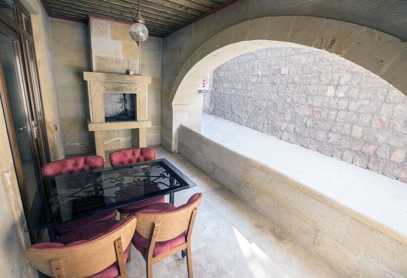 اتاق استاندارد سه نفره, Cappadocia Elite Stone House
