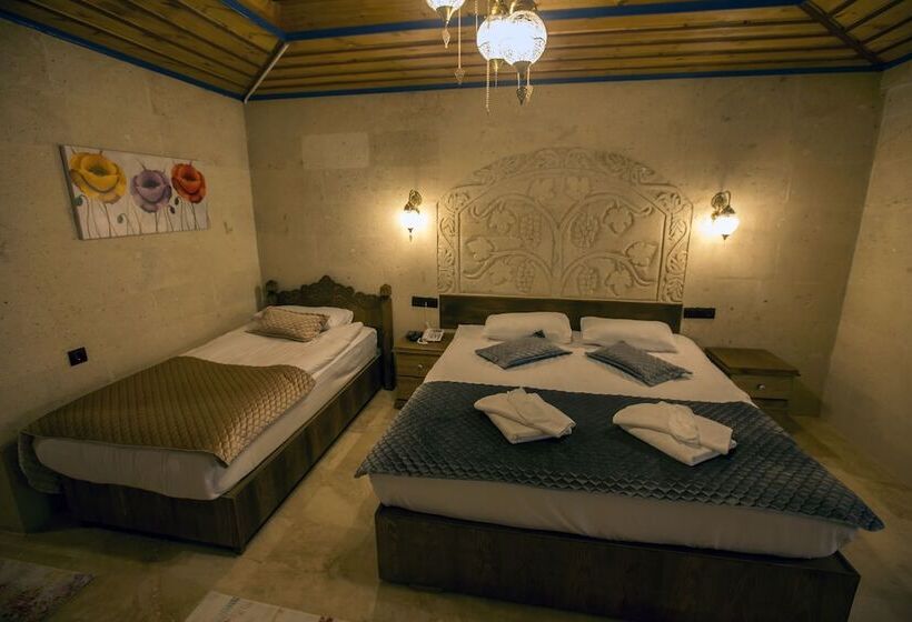 اتاق راحتی سه تخته, Cappadocia Elite Stone House