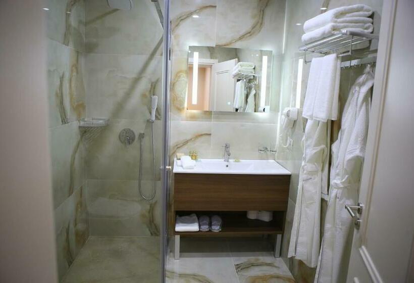 디럭스 룸, Colombo