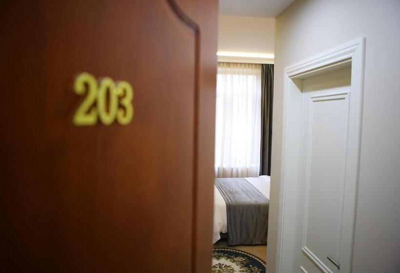 싱글 디럭스 룸, Colombo