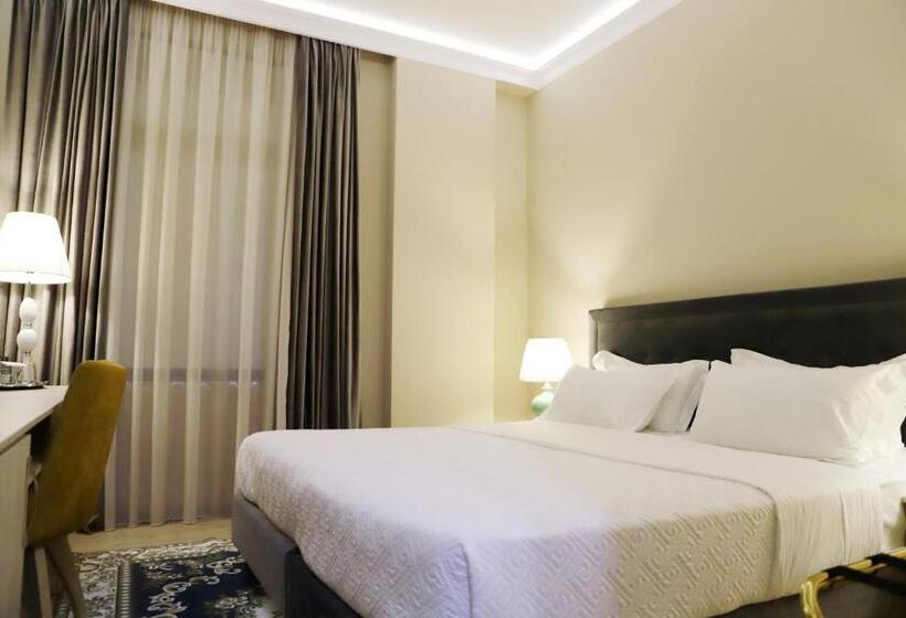 싱글 디럭스 룸, Colombo