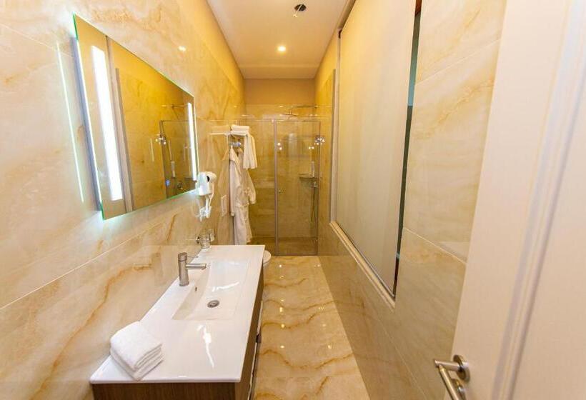 디럭스 룸, Colombo