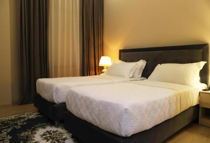 디럭스 룸, Colombo