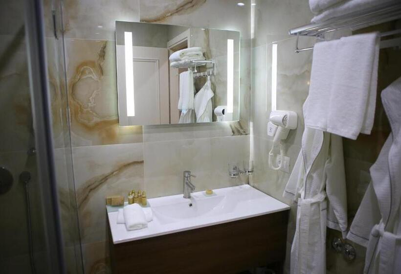 디럭스 룸, Colombo