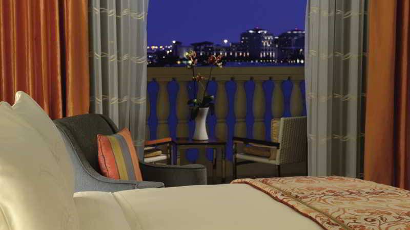 디럭스 트리플 룸, Colombo