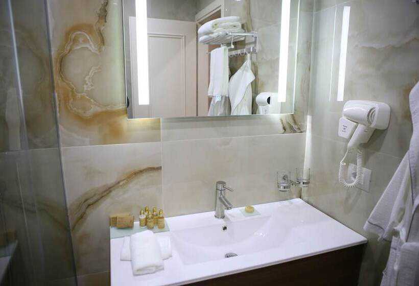 싱글 디럭스 룸, Colombo