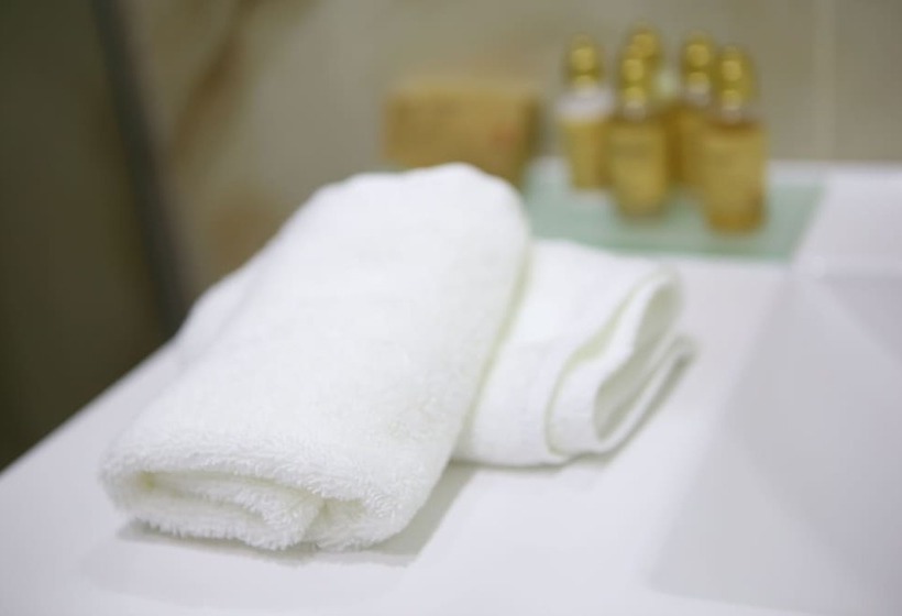 디럭스 룸, Colombo