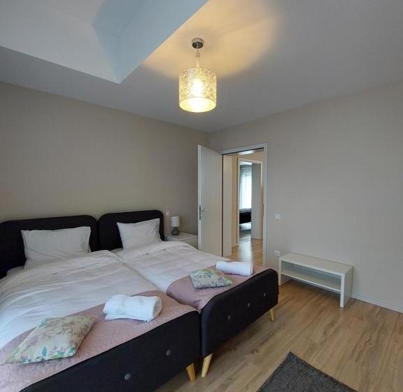 带1个卧室的顶楼公寓, Mandarin Premium Apartments