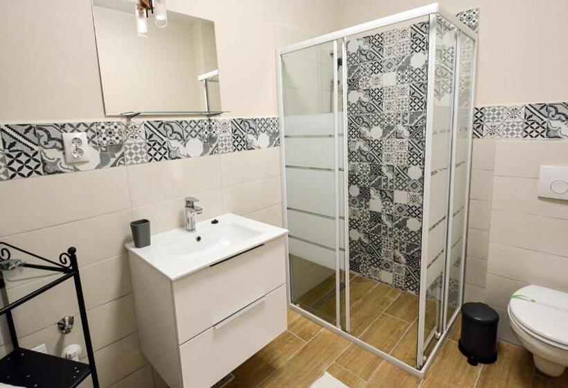 高级工作室, Mandarin Premium Apartments