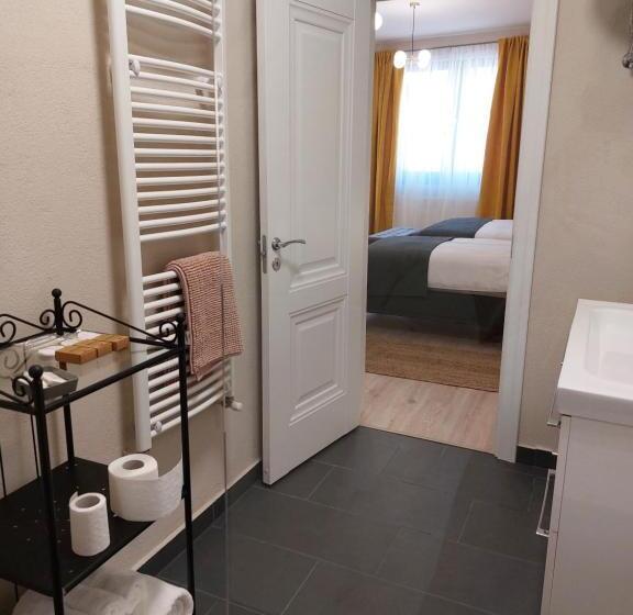 家庭小型套房, Mandarin Premium Apartments