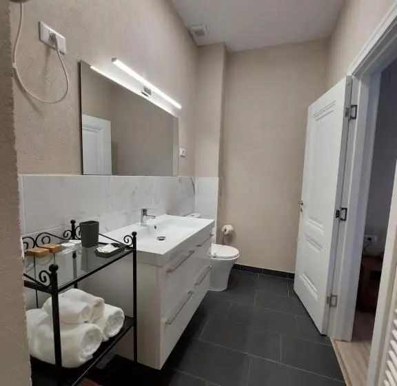 اتاق استاندارد با تراس, Mandarin Premium Apartments