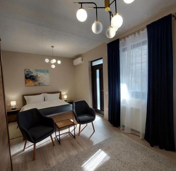 标准间带露台, Mandarin Premium Apartments