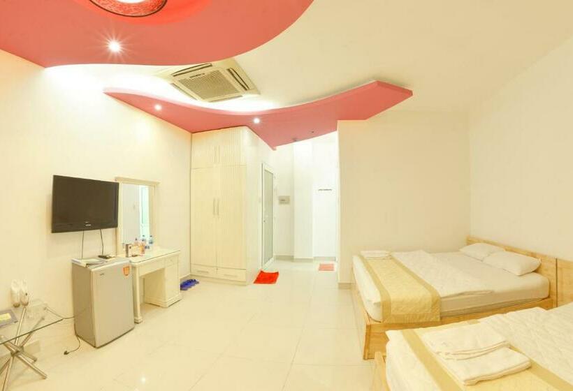 اتاق استاندارد چهار تخته, My Friends