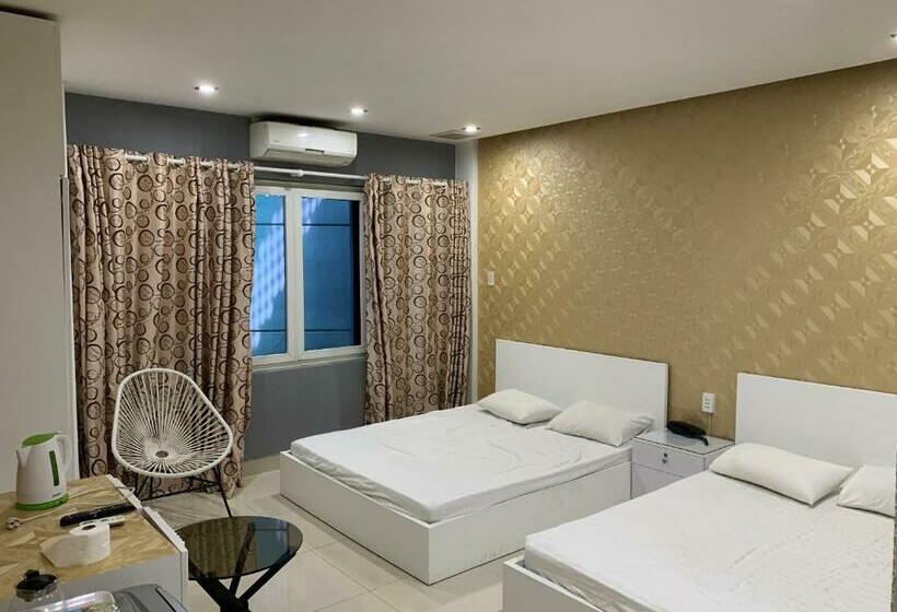 اتاق استاندارد چهار تخته, My Friends