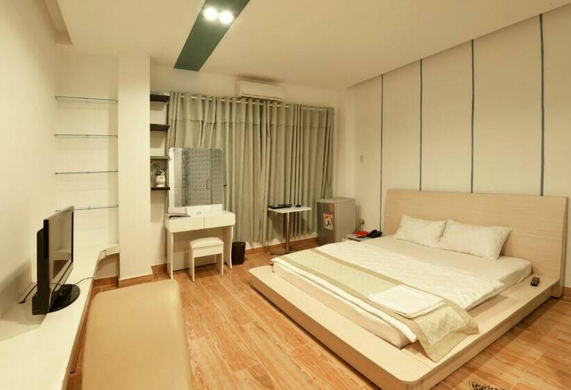 اتاق لوکس, My Friends