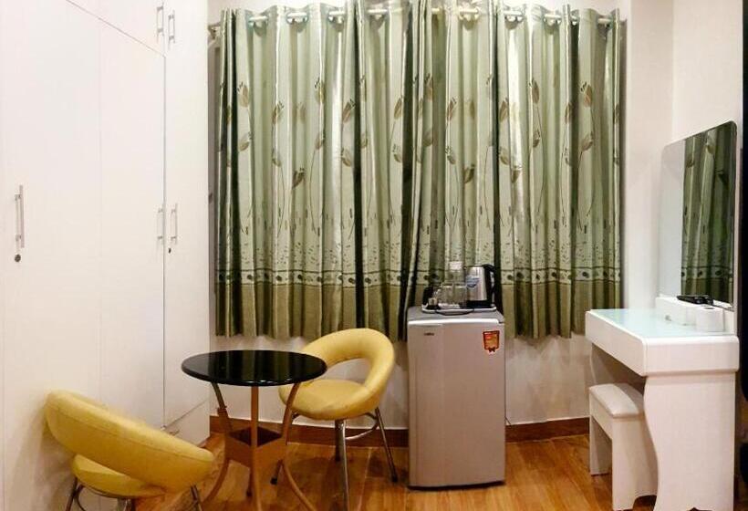 اتاق لوکس, My Friends