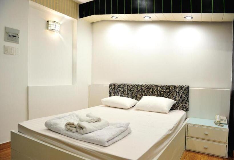 اتاق لوکس, My Friends