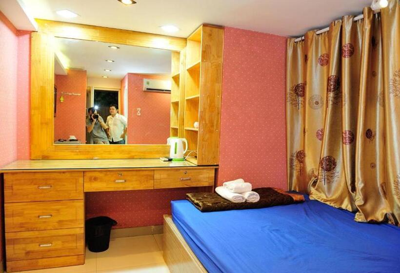 اتاق عادی, My Friends