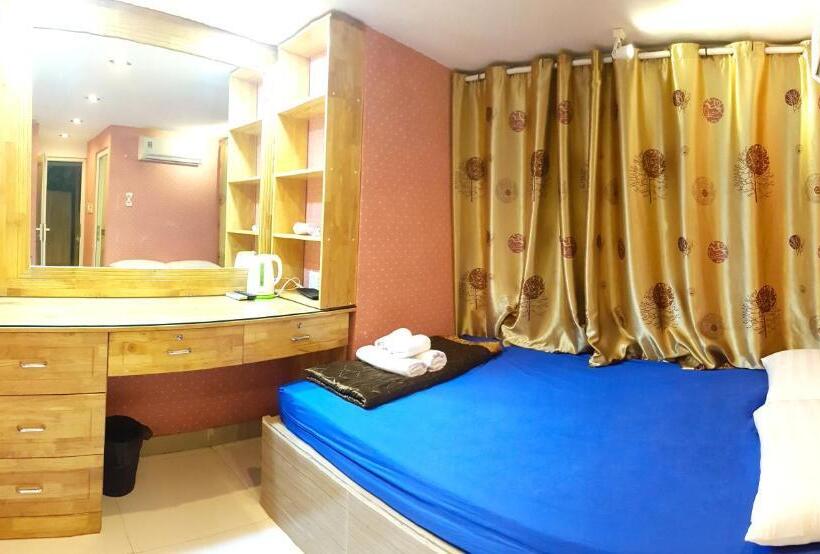 اتاق عادی, My Friends