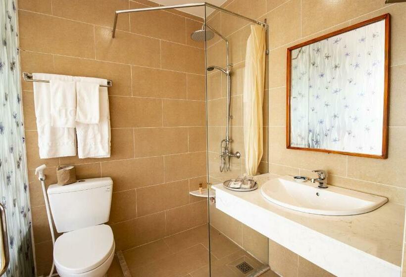 اتاق لوکس با چشم‌انداز دریا, Tom Hill Boutique Resort & Spa