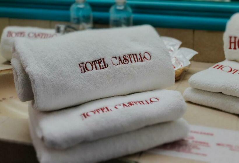Четырехместный Номер Стандарт, Castillo