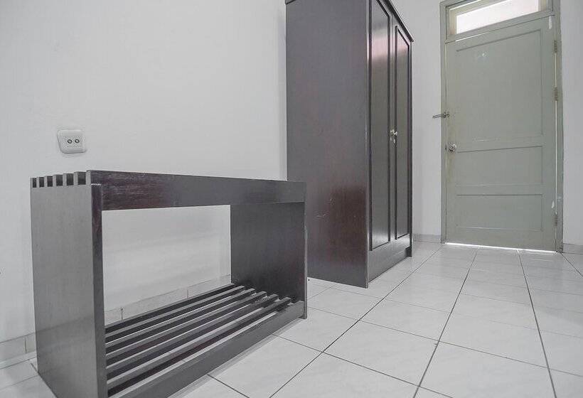 Номер Стандарт, Reddoorz @ Jalan R.e. Martadinata Sukabumi