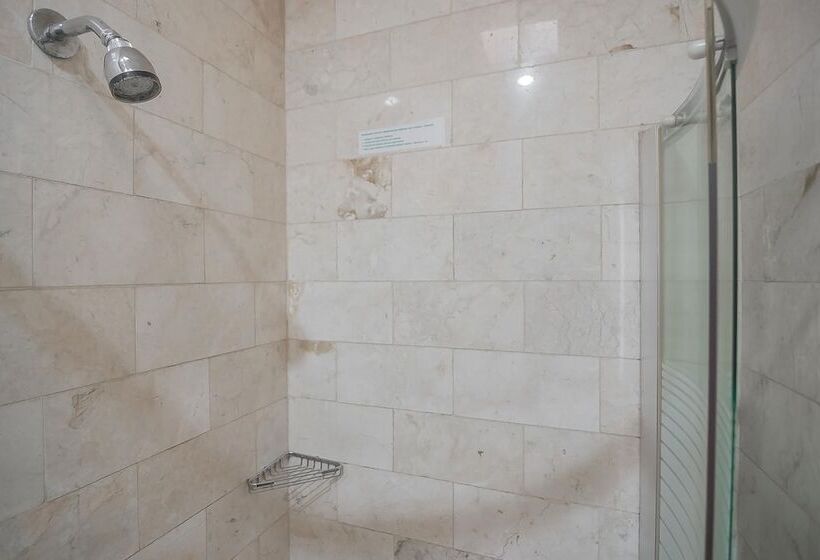 패밀리 룸, Reddoorz @ Jalan R.e. Martadinata Sukabumi