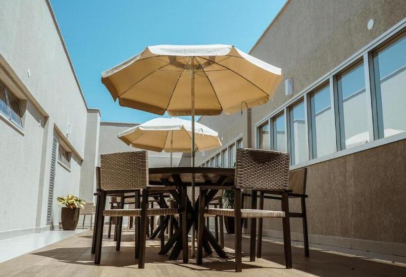 جناح, Annaya Suítes